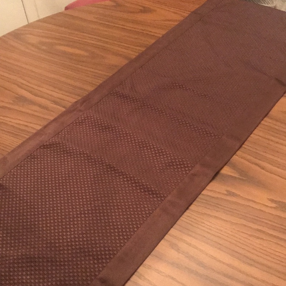Brown Textured Table Runner - Picture 4 of 7